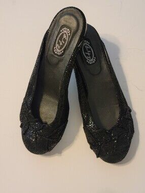Salpy Glossy Black Lace Design Leather Handcrafted Slides / Mules SZ 7.5
